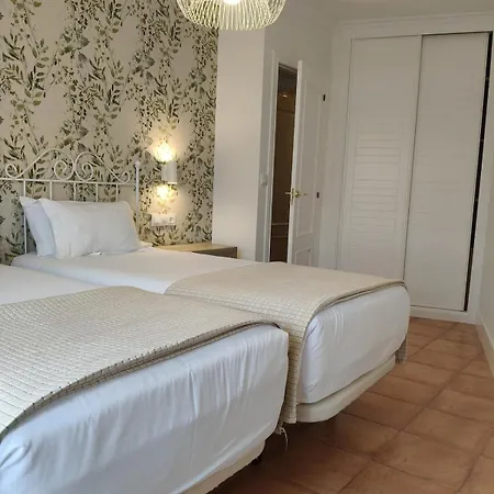 A 150 M De La Playa De Baltar - Vut